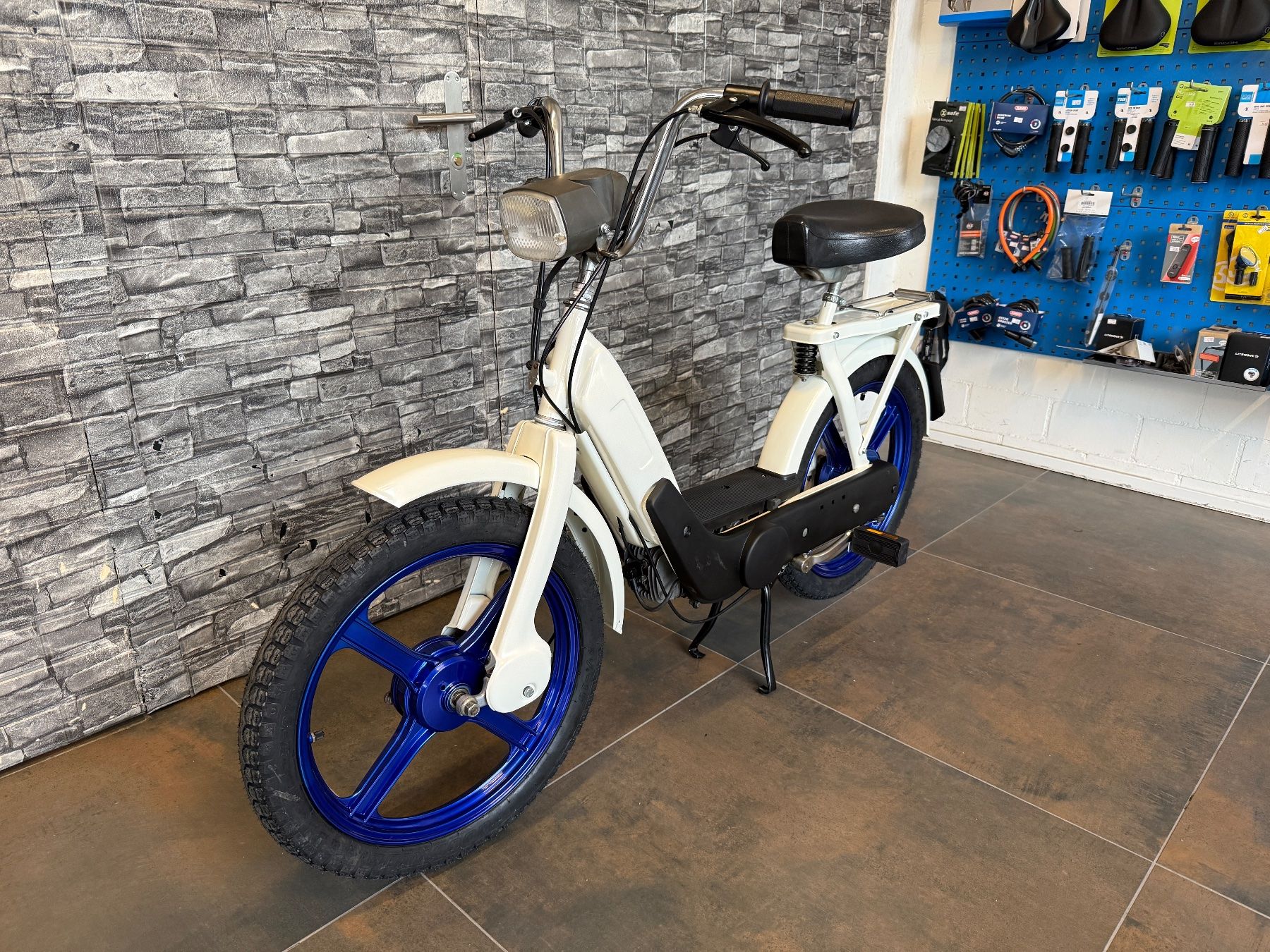 Piaggio Ciclomotori: Piaggio Ciao Neuaufbau – Usato da Root venduto da E.H.Velo