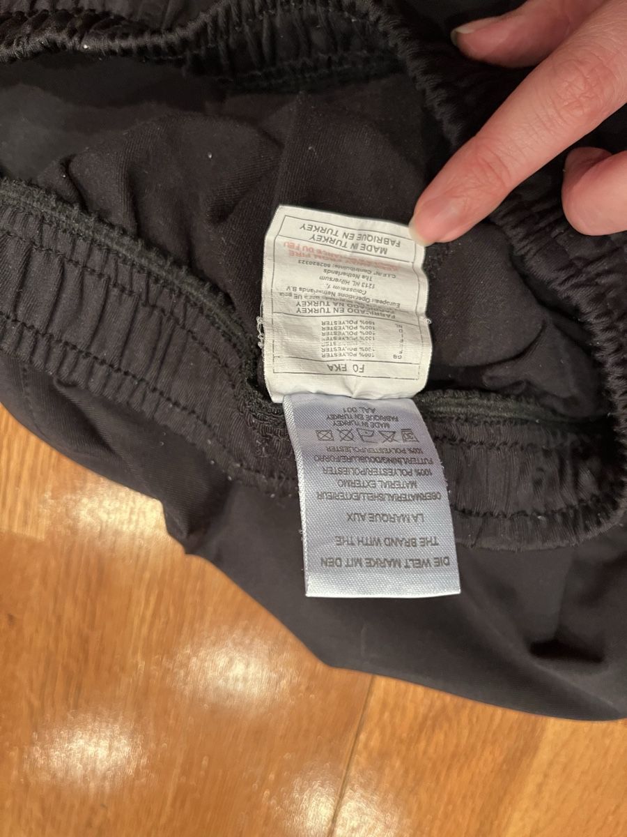 Nike Pantalons: NIKE Jogginghose schwarz – D'occasion à Ittigen par str_9dw5 5
