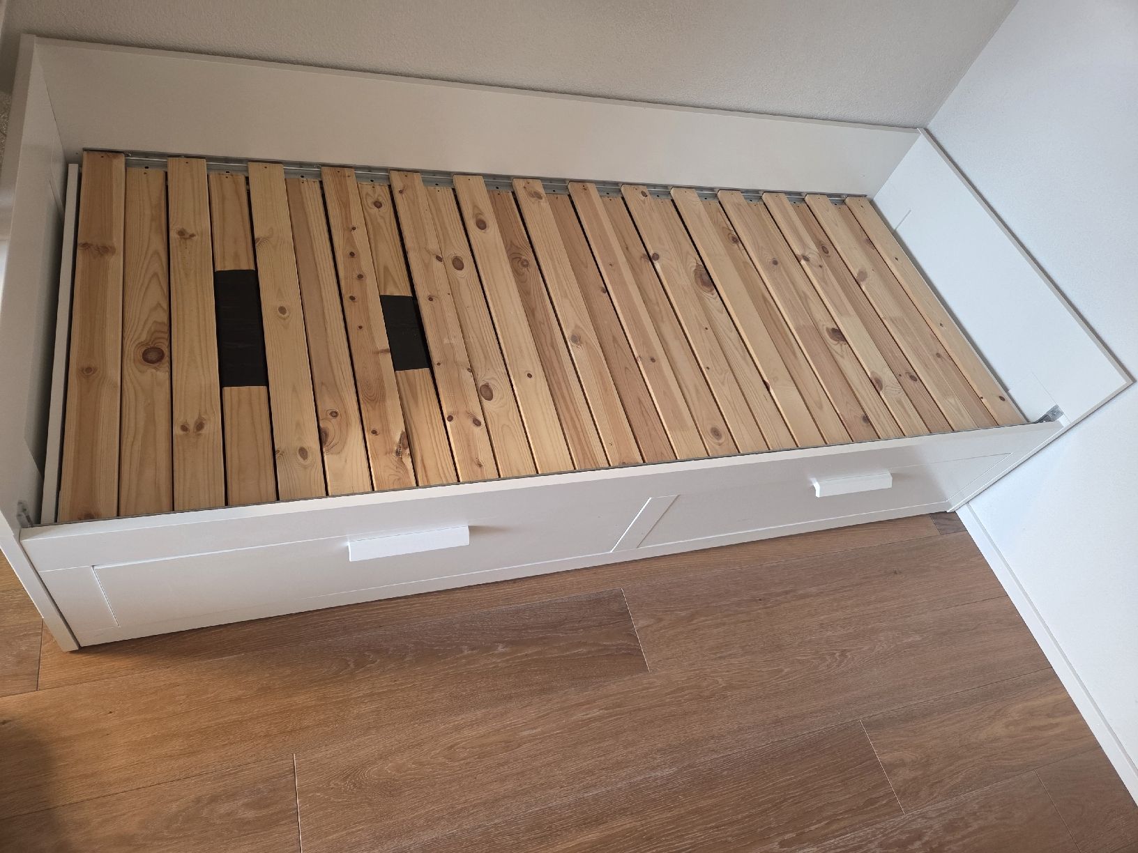 Ikea Letti: Brimness Bett mit 2 Schubladen – Usato da Jona venduto da bluefeeling 2