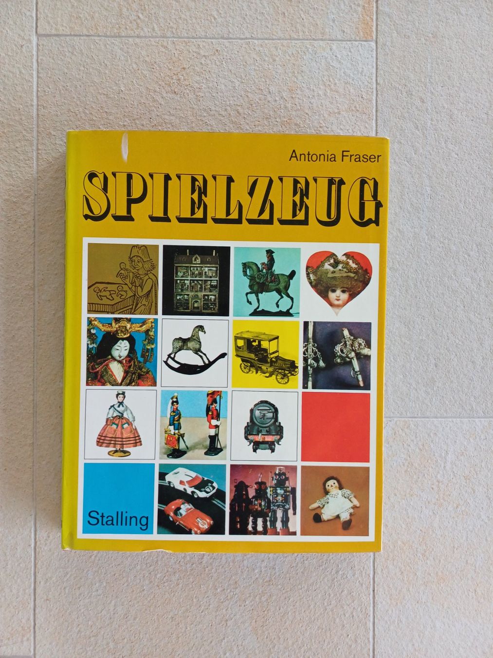 Bücher: Spielzeug - Buch – Gebraucht aus Hausen AG von lisa963
