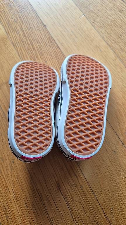 Schuhe für Jungen: Vans Sneaker Gr. 23.5 – Gebraucht aus Unterentfelden von jkl_59w2 1
