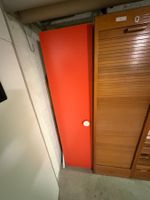 Schrank rot, Weiss, mit Schubladen und Fachern