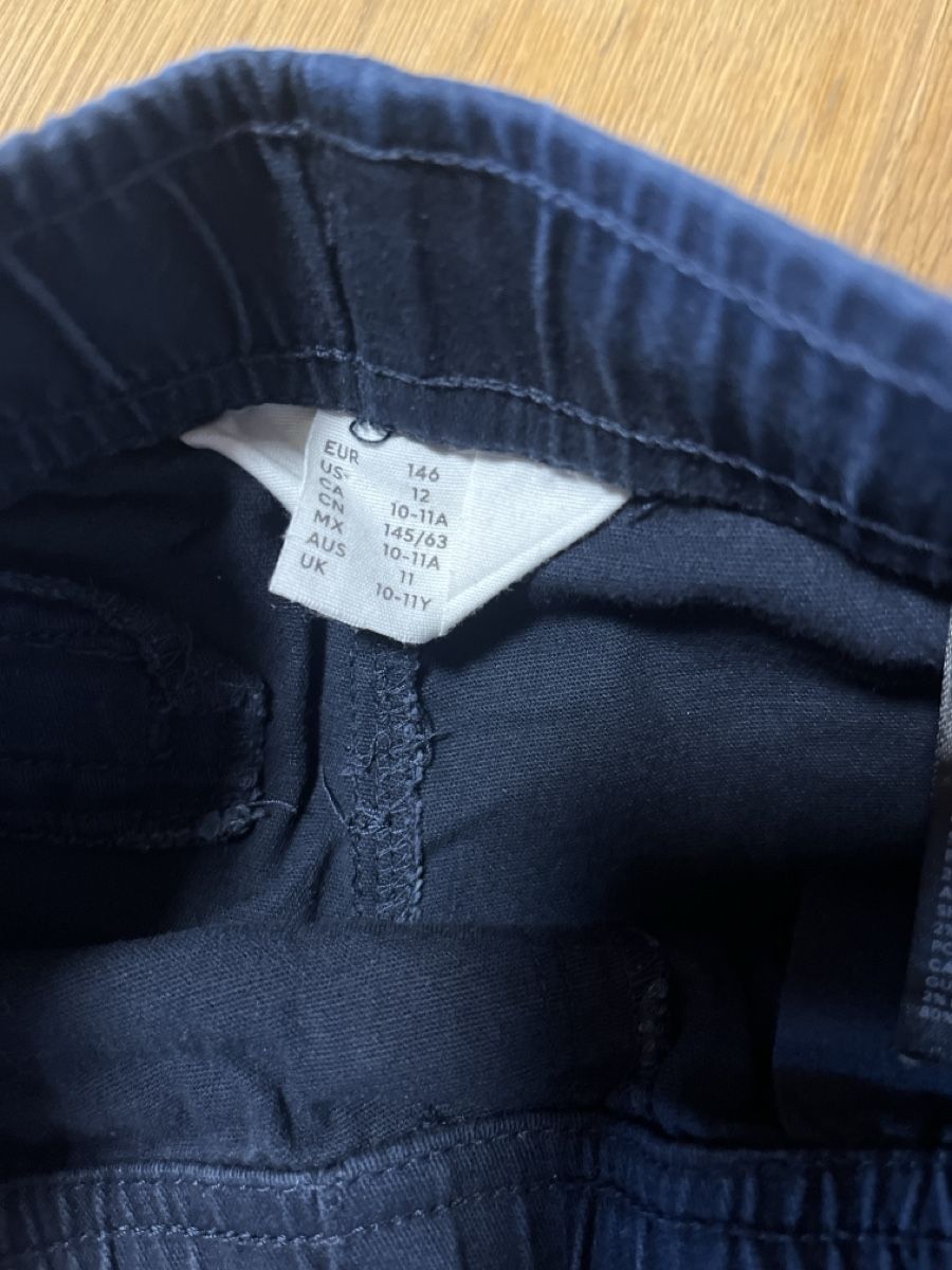 H&M Hosen: 2 Hosen 146 H&M – Gebraucht aus Balmberg von Berglihof 1