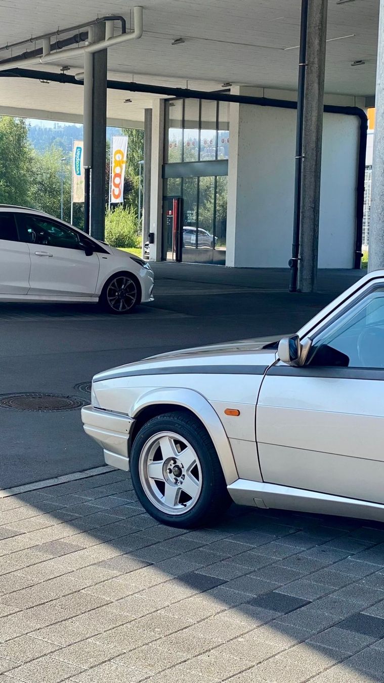 Alfa Romeo Automobili: Alfa 75 2.0 Twin Spark – Difettoso da Thayngen venduto da Neuhof80 2