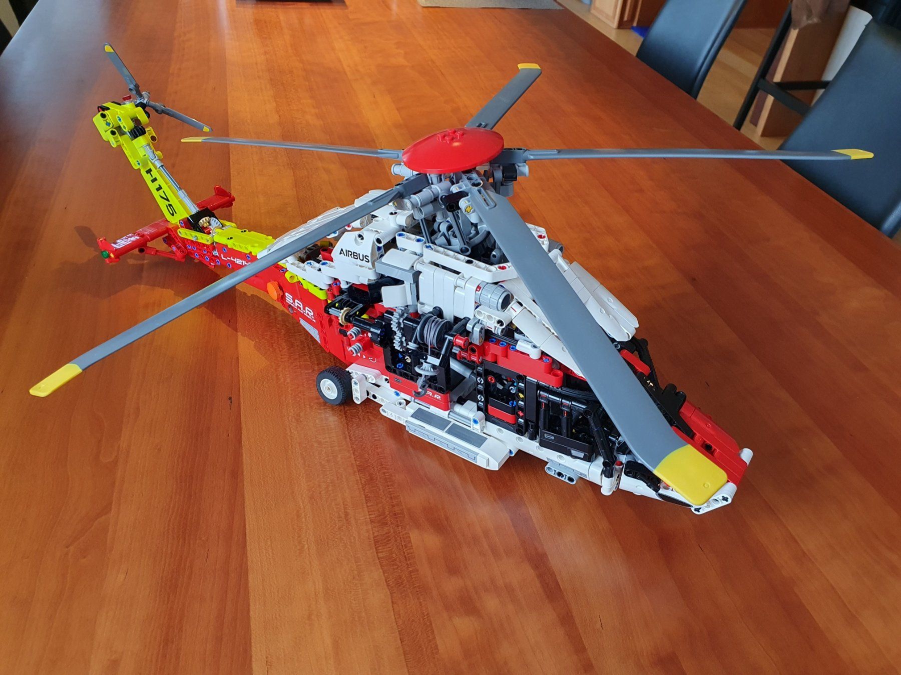 Lego Kit di costruzioni: Lego 42145 Heli Airbus – Usato da Triesen venduto da platzproblem1 2
