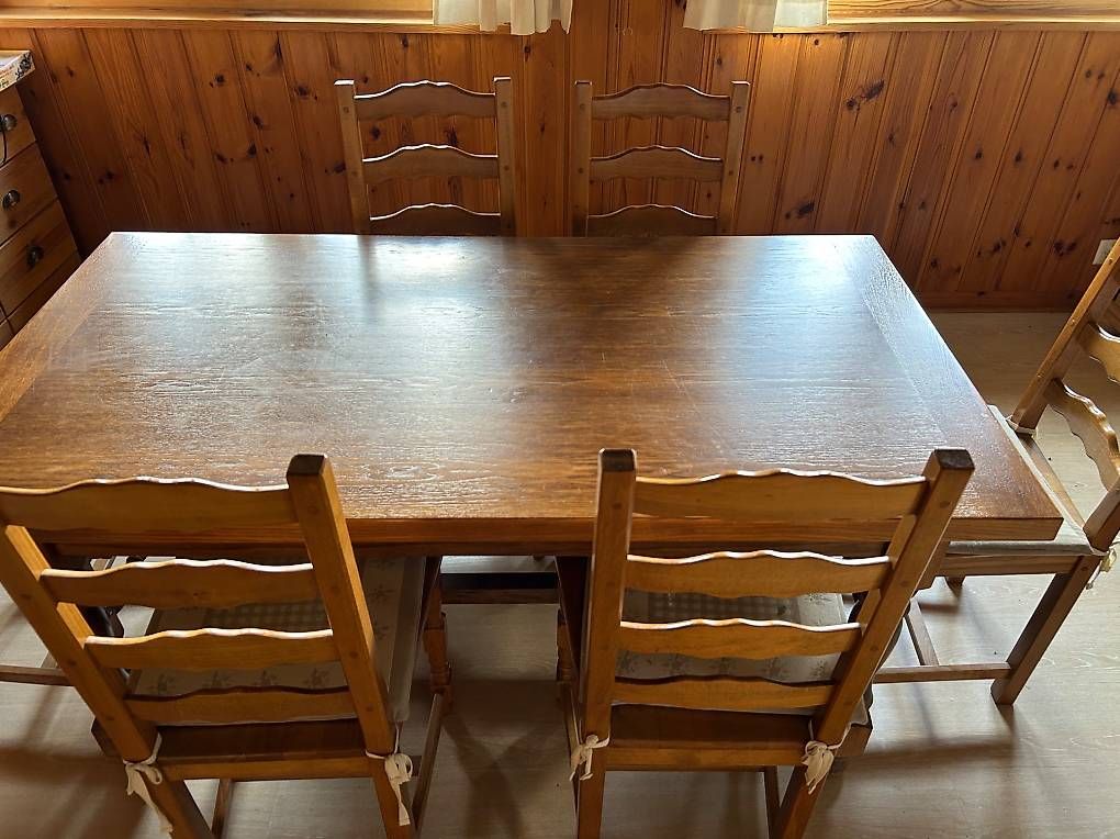 Tables: Table en très bon état  – D'occasion à Sion par mar_s6td 1