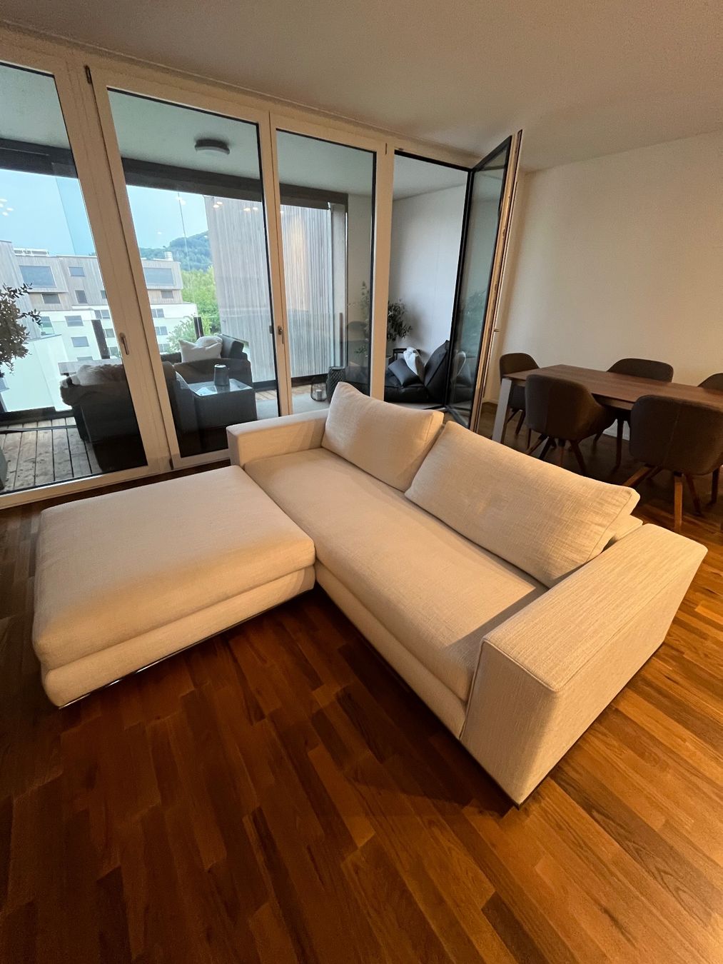 Minotti Sofas: Minotti Hamilton Sofa und Hocker – Neuf (Voir description) à Wabern par mel_tg52 3
