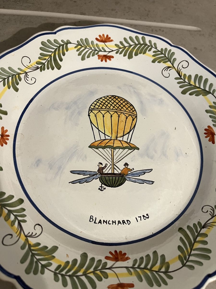 Assiettes: Ancienne assiette montgolfière – D'occasion à St. Prex par Nikolletta