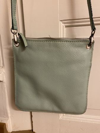 Leder Umhängetasche "Foxwood" LeCabas Paris mintgrün