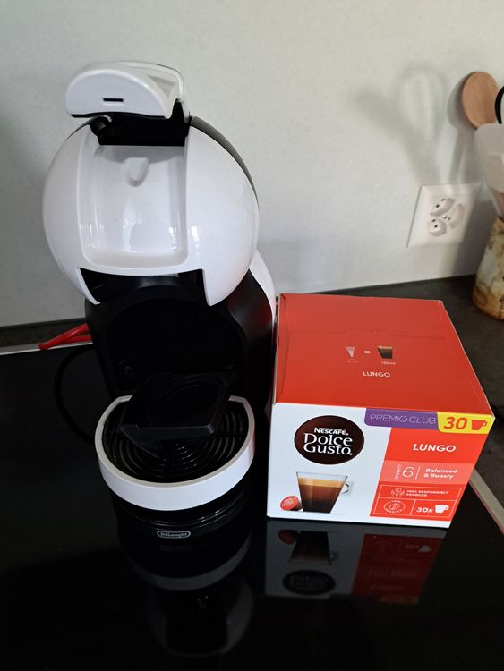 De'Longhi Macchine per caffè & Macchine per espresso: Dolce Gusto Kaffeemaschine weiss-schwarz, guter Zustand – Usato da Oberdorf NW venduto da mar_l9kd