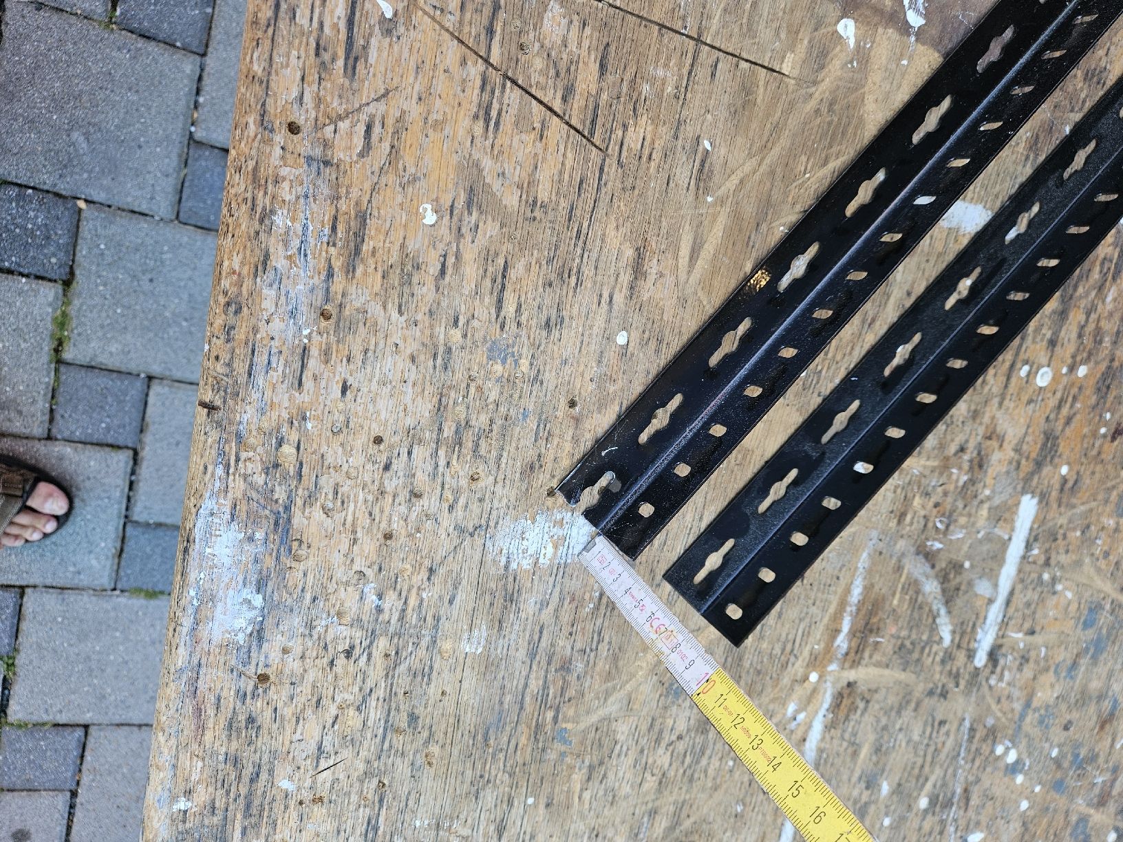 Regale: 2 Stk. Mettallwinkel gemäss Bild – Gebraucht aus Bonstetten von Brigitte04volle 1