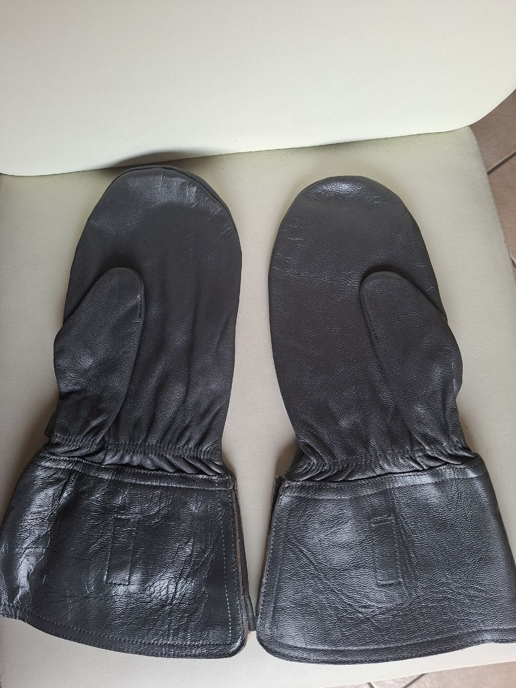 Schweizer Armee Uniformen: Leder Handschuhe mit Innenhandschuh – Gebraucht aus Schwanden Sigrisw von cadieux71