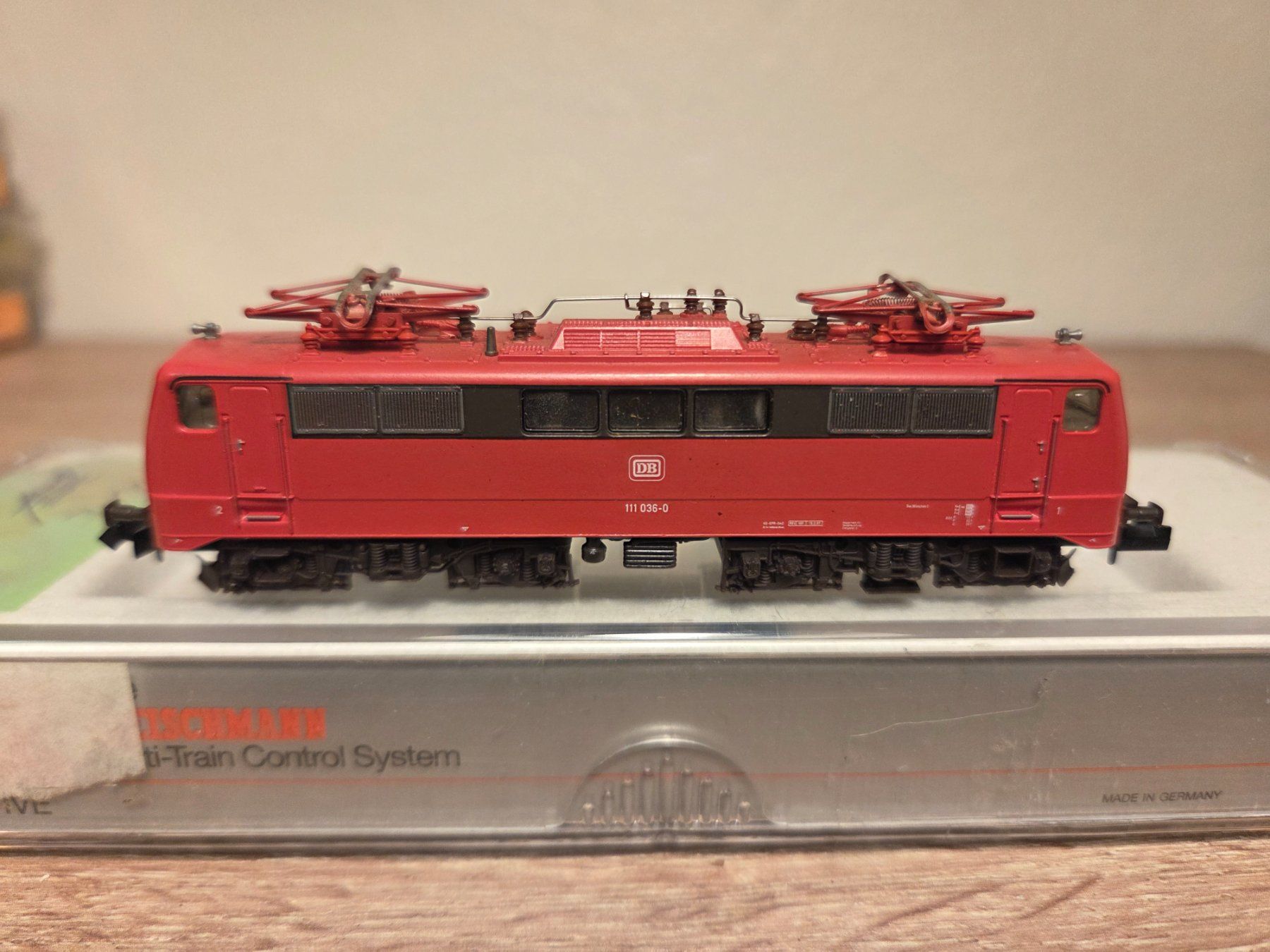 Fleischmann Modellini di ferrovie: Fleischmann N FMZ 67349 E-Lok BR 111 DB Digital – Usato da St-Aubin-Sauges venduto da Lo_Go