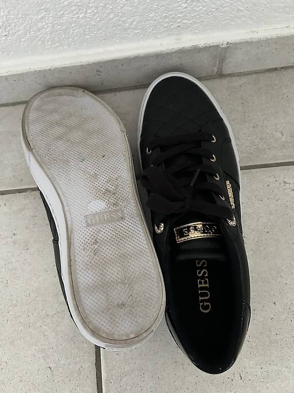 Chaussures femmes: Sneaker Guess Gr. 41 – D'occasion à Solothurn par Sunshine315 2