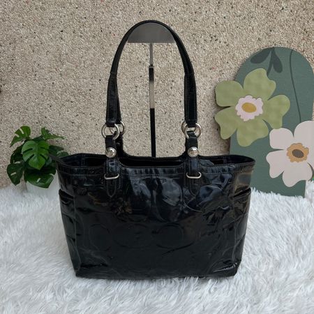 Handtasche schwarz Lackleder mit Logo Grösse 39cmx25cm
