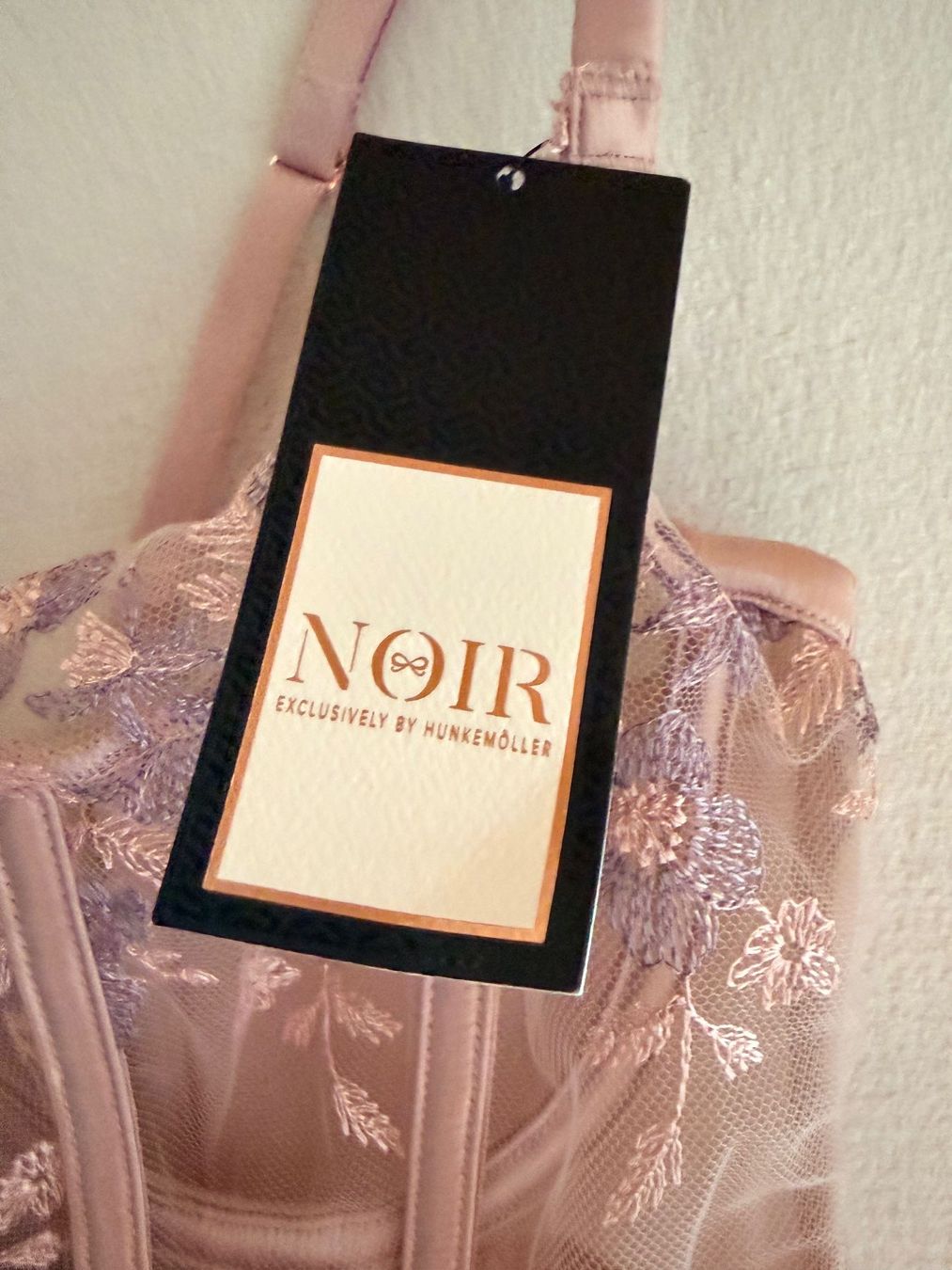 Hunkemöller Top: HUNKEMÖLLER, Bustier SOFIA, Grösse 80B, Farbe Lila – Nuovo e nell'imballaggio originale da Rudolfstetten venduto da gst_g7xl 1