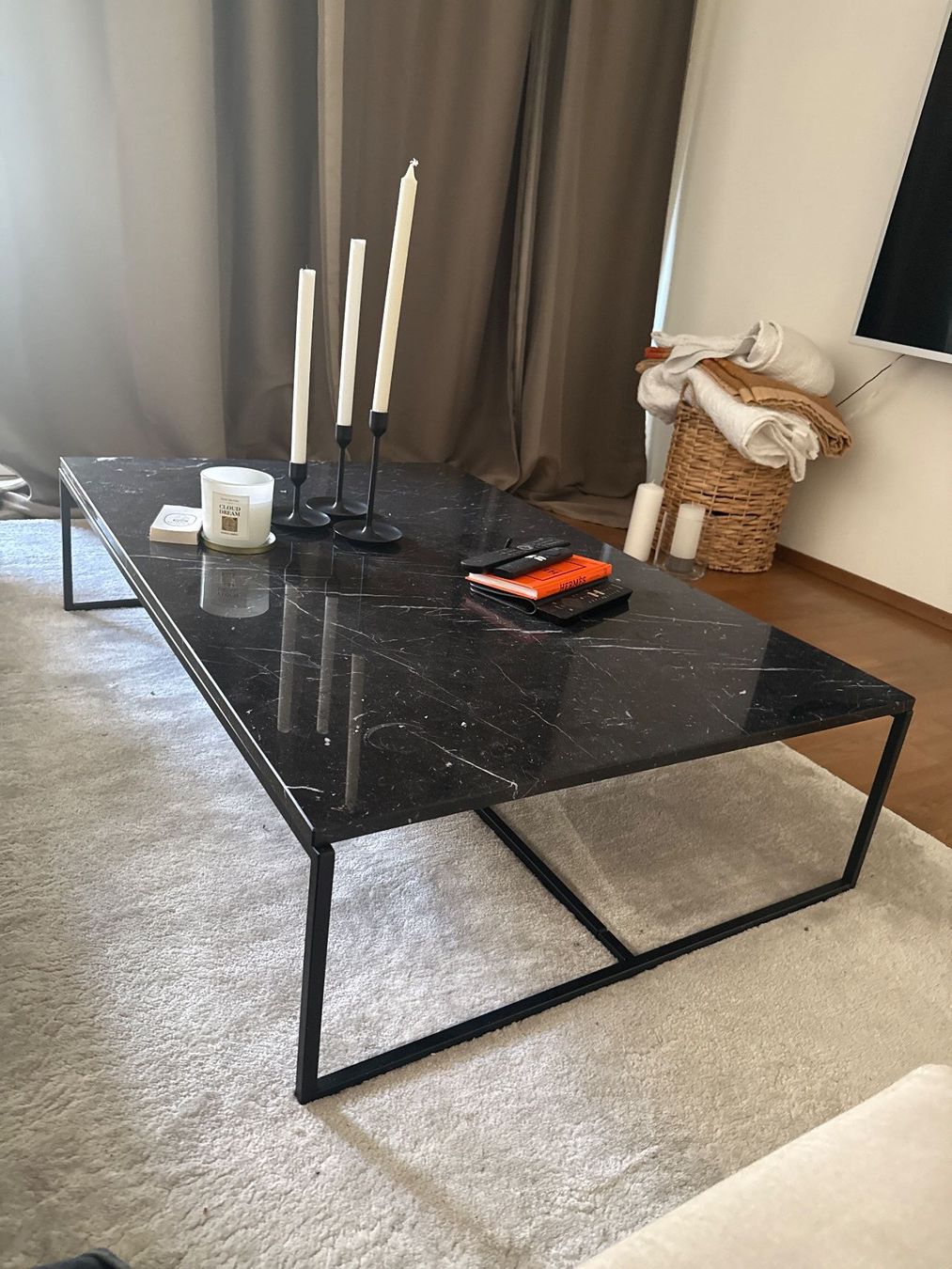 Westwing Tavoli: Marmor Couchtisch Westwing – Usato da Zürich venduto da Gioia_Verena