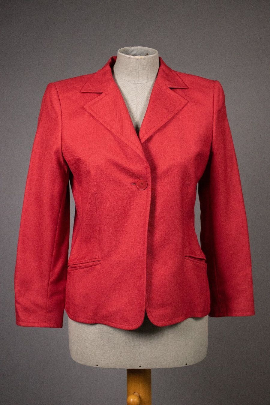 Akris Jacken: AKRIS Rot Kaschmir und Seide Blazer - Gr S – Gebraucht aus Hombrechtikon von BAZ-Vintage 8