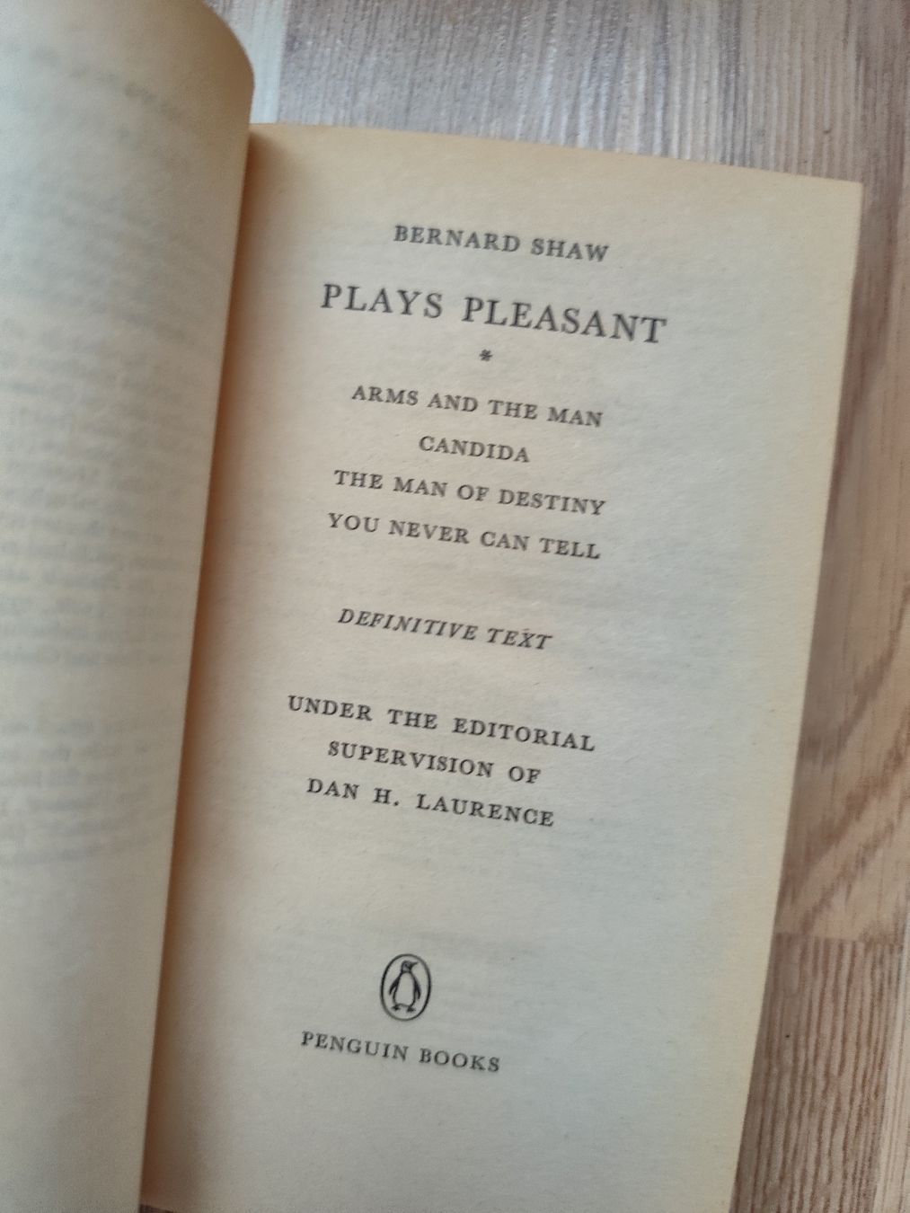 Libri: Bernard Shaw Plays Pleasant Penguin Books – Usato da Mägenwil venduto da VintageGirly 8