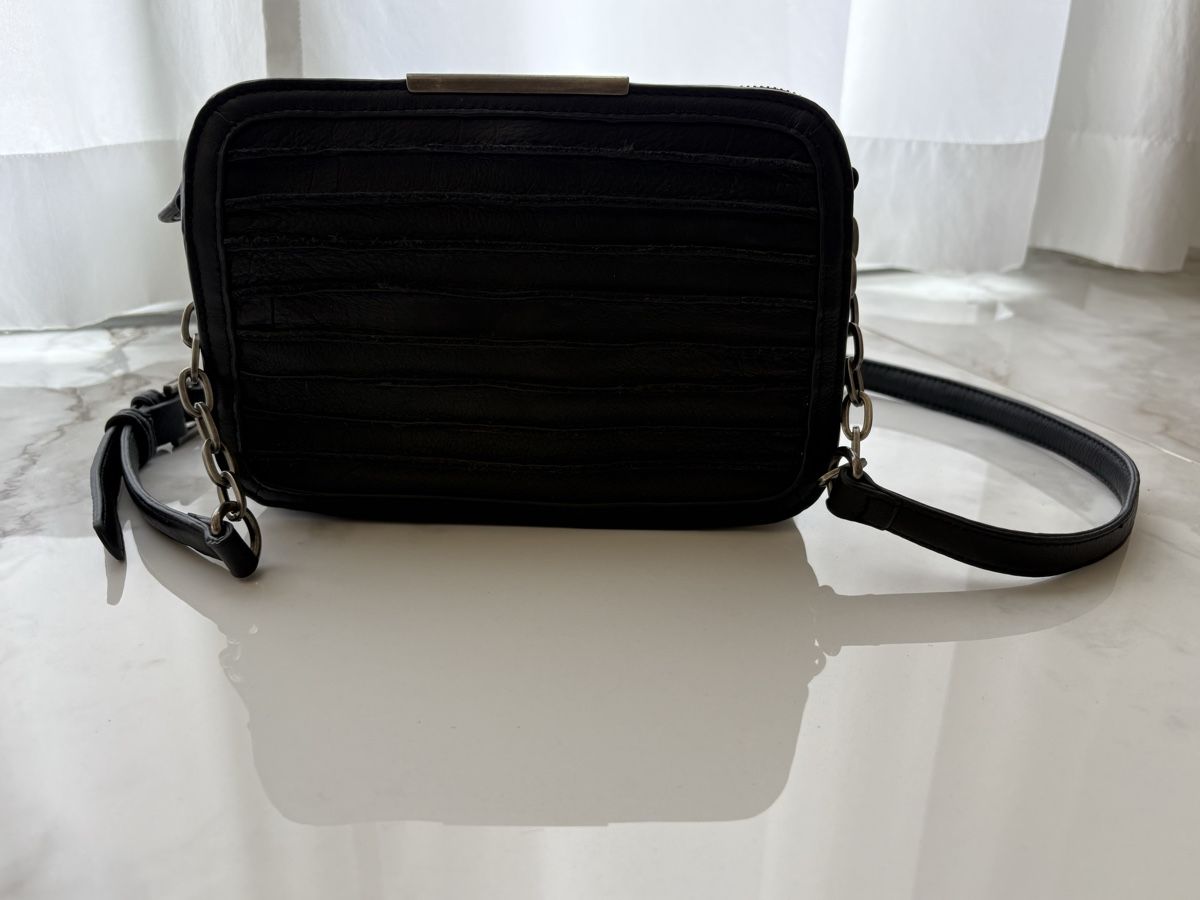 FredsBruder Borse da donna: Schicke Ledertasche FredsBruder  – Usato da Estavayer-le-Lac venduto da Mimmy02 1