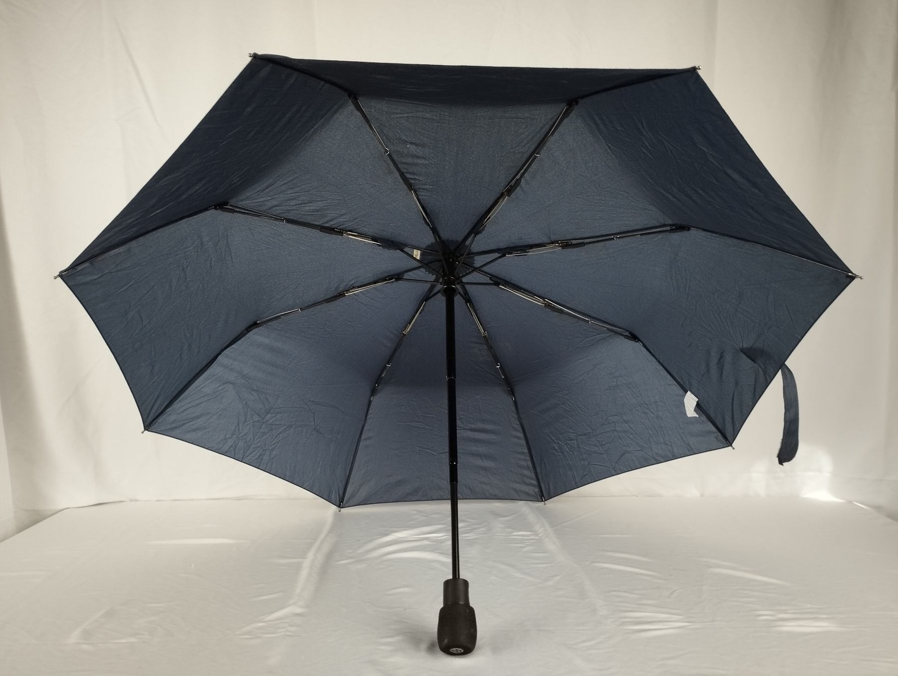 Ombrelli: LIGHT TREK Automatic Regenschirm inkl. Kompas Blau – Usato da Schübelbach venduto da Restwert_Schubelbach 1