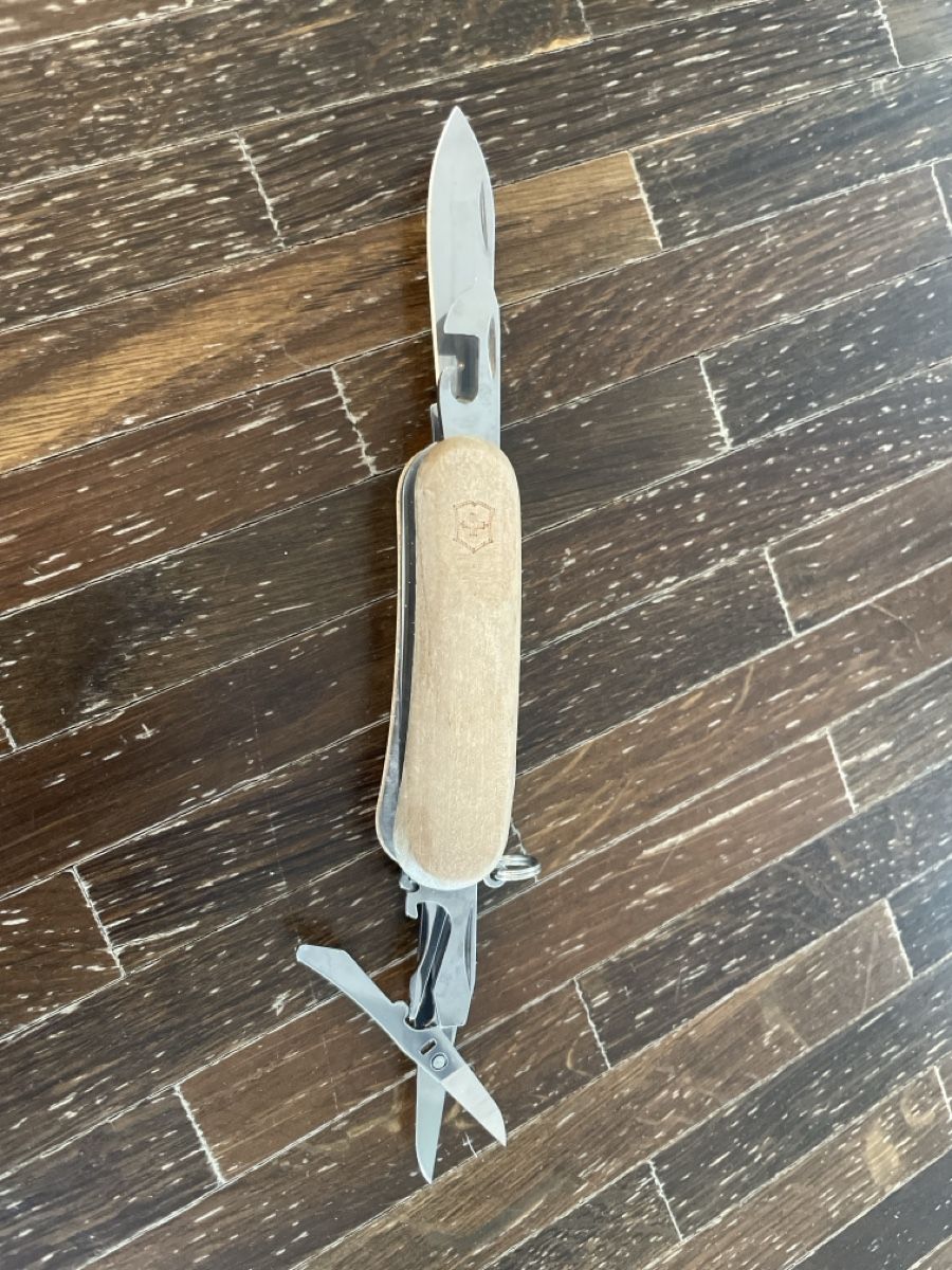 Victorinox Taschenmesser: Victorinox Sackmesser – Gebraucht aus Zürich von MeryLong