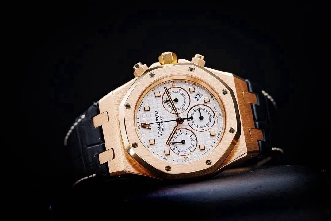 Audemars Piguet Montres: Audemars Piguet Royal oak Chronograph ref. 26022 – D'occasion à La Corbaz par ts5_567x