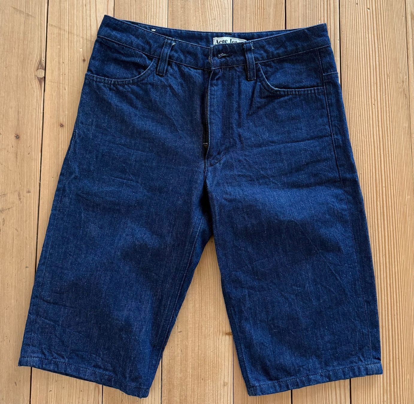 Acne Studios Pantaloni: Acne Indigo Bermudashorts,  Vintage – Usato da Luzern venduto da Mamutpe