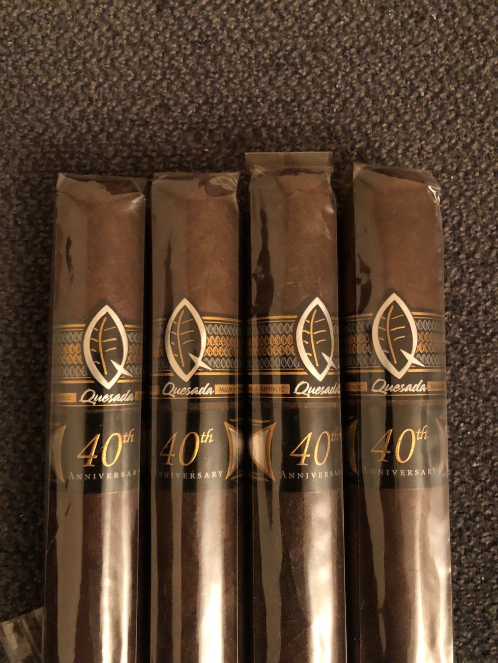 Sigari: 4 QUESADA ROBUSTO 40 TH ANNIVERSARY  ZIGARREN – Nuovo e nell'imballaggio originale da basel venduto da Lastcall 1