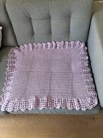 Handgemachte gehäkelte Babydecke / Schultertuch 