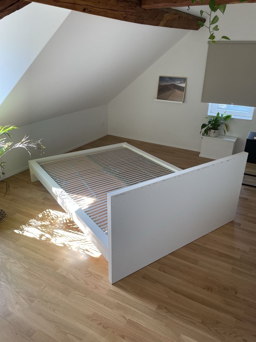 Lits: IKEA Bett 140x200 – D'occasion à Niederdorf par leirbag 1