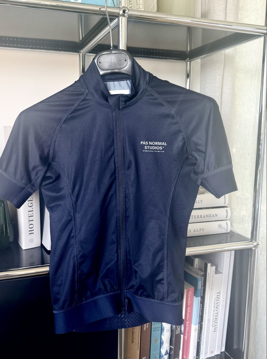 T-Shirts: Pas Normal Studios Damen-Radtrikot  – Gebraucht aus Küsnacht von cri_ngg5 1