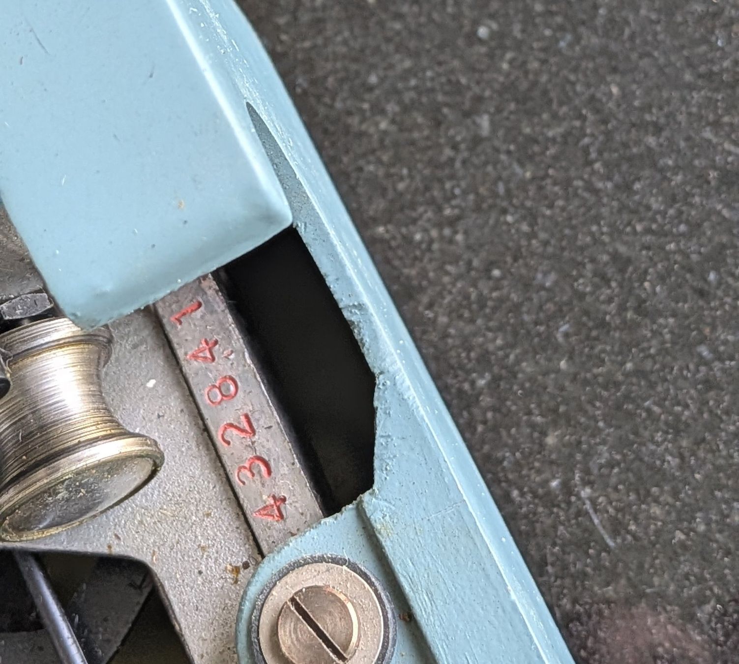 Olivetti Machines à écrire: Olivetti Lettera 22 mit Originalkoffer – D'occasion à Schwerzenbach par Woody1 5