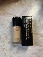 NEU MAC Studio Radiance Serum-Powered Foundation, NC10