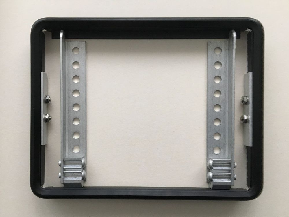 Tutti i ricambio per moto: Nummernrahmen aus Aluminium Schwarz – Nuovo e nell'imballaggio originale da Chur venduto da Bart88