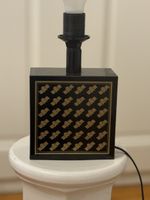 Lampe de table vintage noire et dorée
