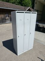 Lista 3er Garderobenschrank mit Schlüssel 90x50 H: 175cm 1.-