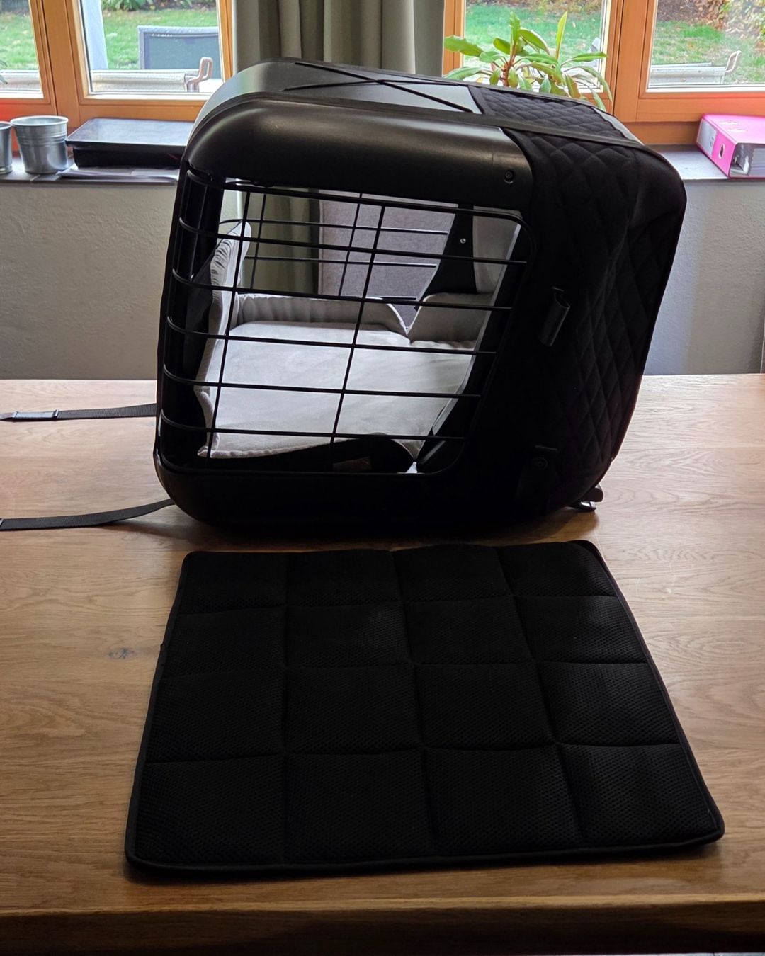 4pets Käfige, Transport & Sicherheit: Hunde Transportbox 4pets Caree schwarz – Gebraucht aus Windlach von Nachtblau01