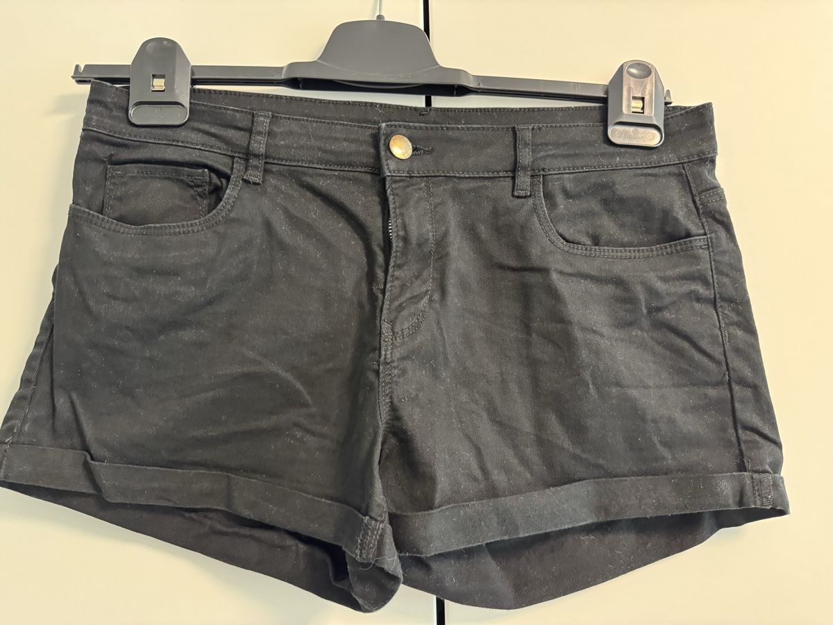 H&M Jeans: Hotpants schwarz – Usato da Zürich venduto da ljp_2hsx
