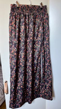 Jupe longue fleurie avec fente - Taille ajustable