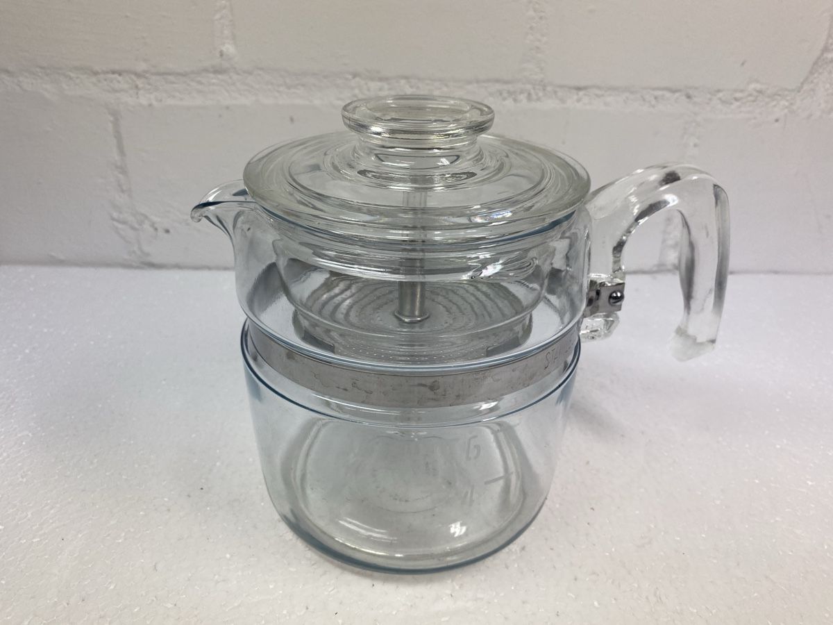 Théières: Glas Kaffeekanne Pyrex USA Stainless – D'occasion à sursee par trilli-tralli