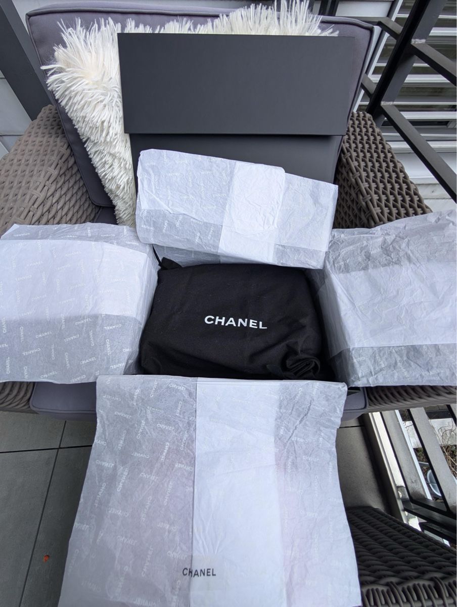 Chanel Taschen für Damen: Authentic Chanel 19 Bag, Top Zustand – Gebraucht aus Zürich von jia_57tp 1