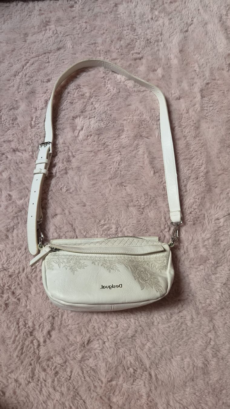 Desigual Borse da donna: Tasche Desigual weiss  – Usato da Mellingen venduto da BiBi.16