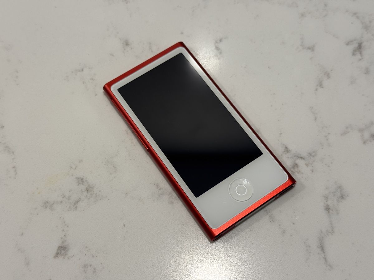 Apple Tragbarer Mediaplayer: iPod nano 7. Generation RED Soezialedition 16 GB – Gebraucht aus Zürich von RicardoExplorer 6