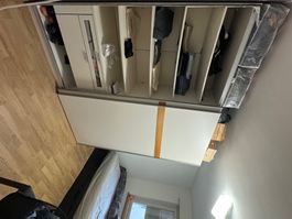 Grosser Kleiderschrank 200 × 218 × 60 cm – geräumig und prak
