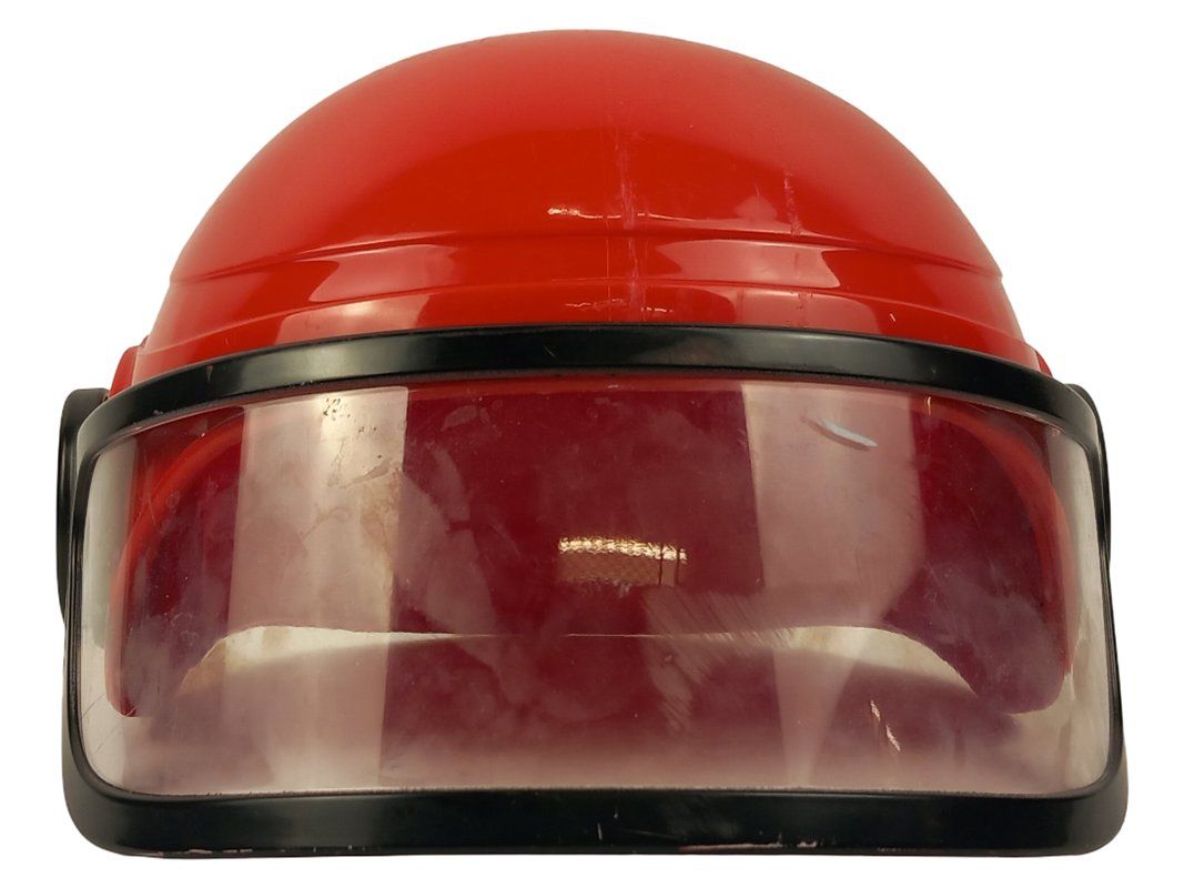 Spielzeuge: Roter Kinder-Spielhelm mit Visier – Gebraucht aus Hünenberg von Restwert_Zug 1