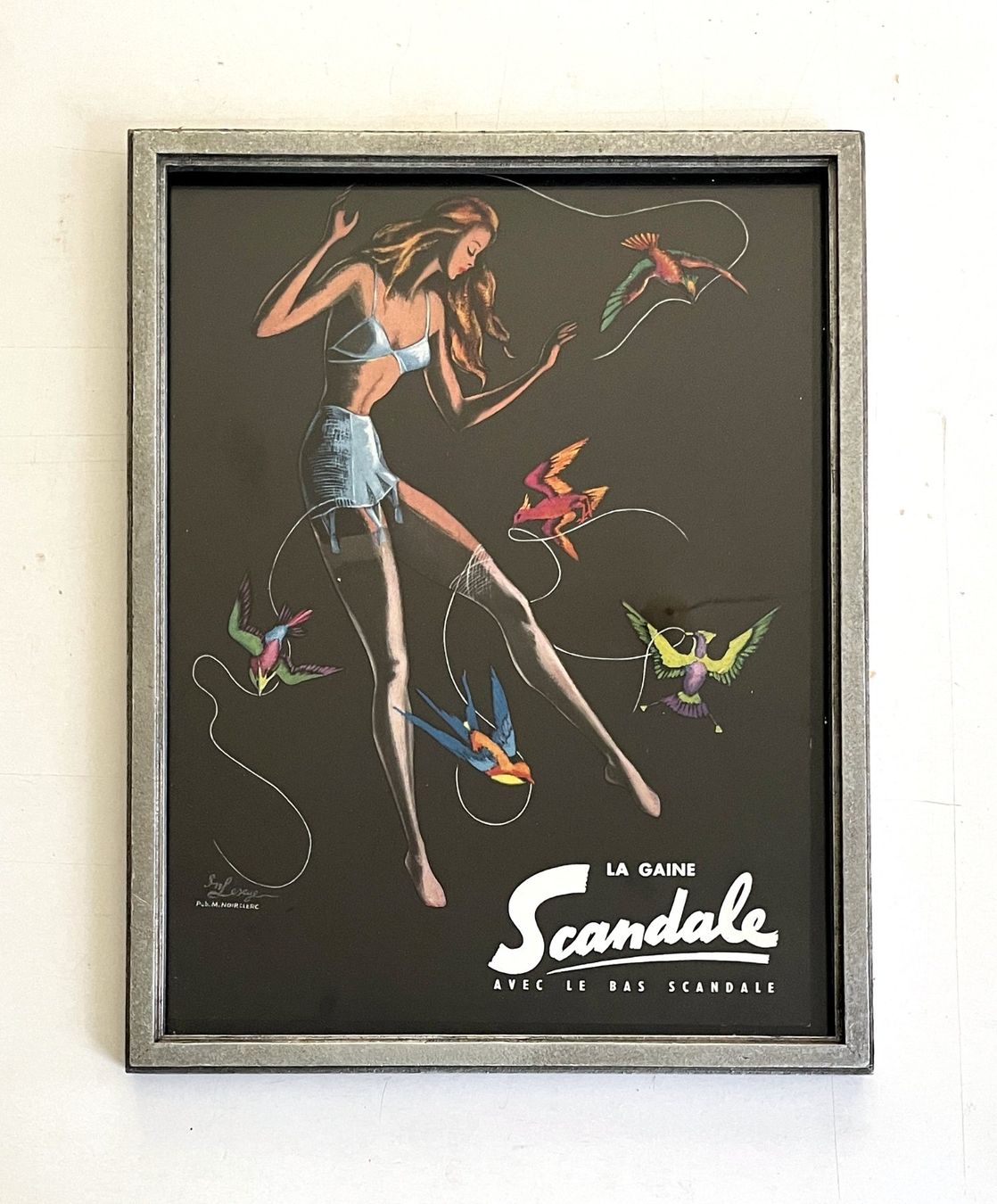 Grafica & Litografie: Scandale StrÜmpfe - Gerahmte Werbung / Publicité 1955 – Usato da Savagnier venduto da Ne2065