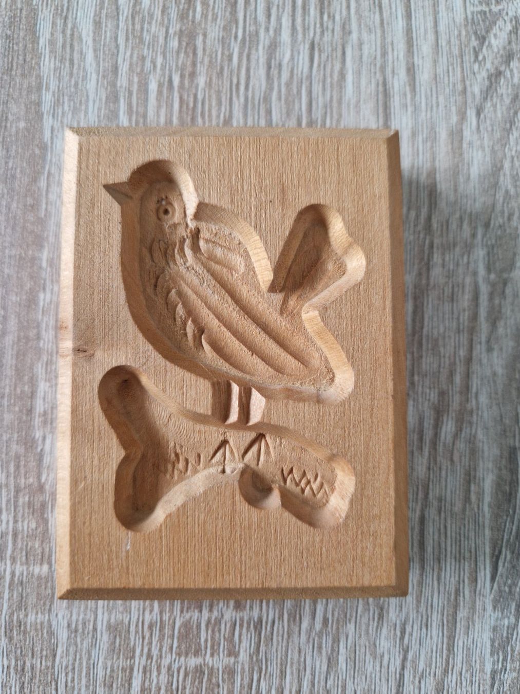 Statuette: Holzmodel Vogel auf Ast, Handgeschnitzt – Usato da Rebstein venduto da Ajs_Toy_Palast_1