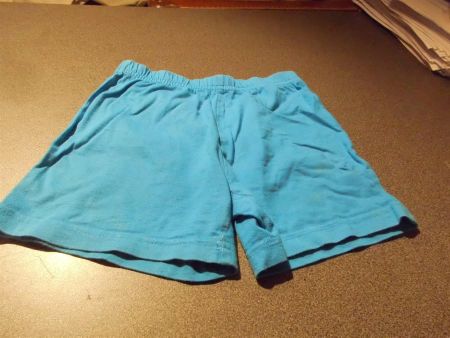 Shorts Grösse 98/104, blau