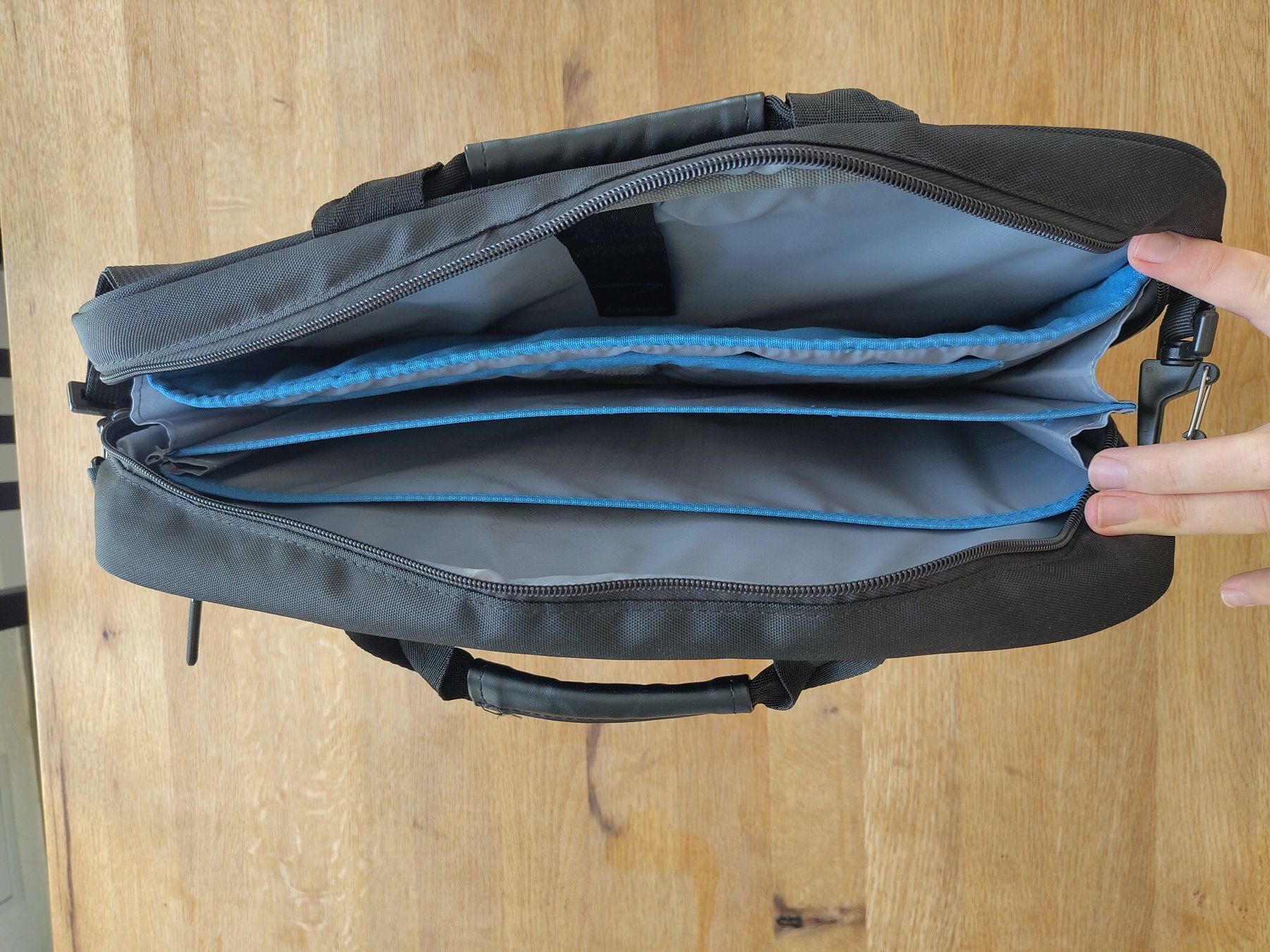Valigie & Borse: Sacoche Dell 16" – Usato da Chardonne venduto da dooricar 1